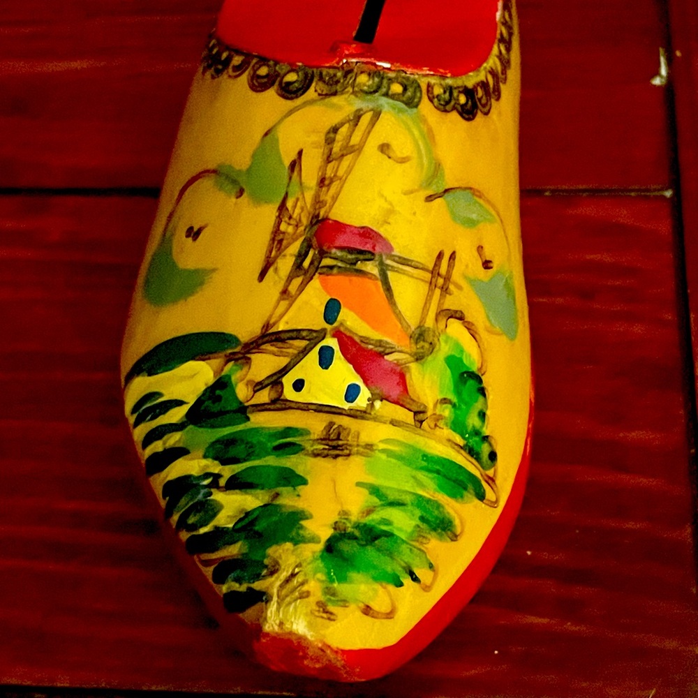 Holland Wooden Hand Painted Shoe Bank 60’s